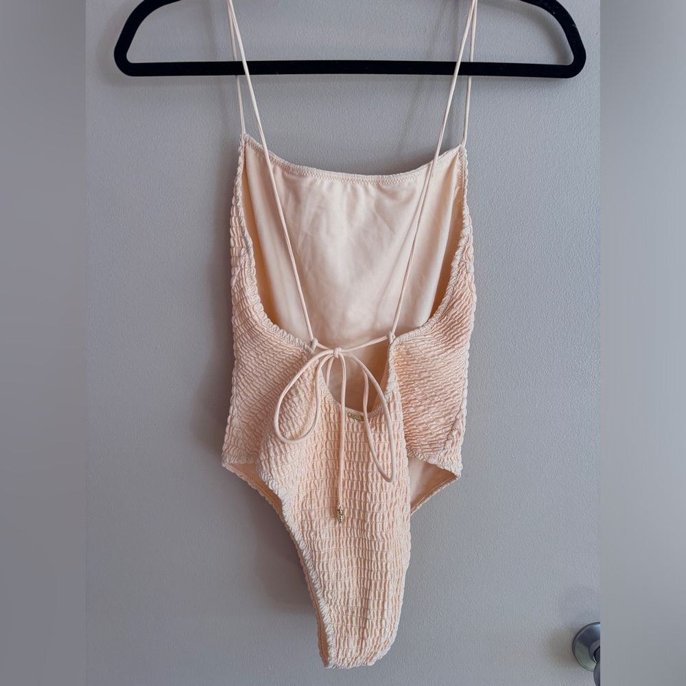Sarah’s Day x White Fox Peach One Piece - Picture 3 of 4